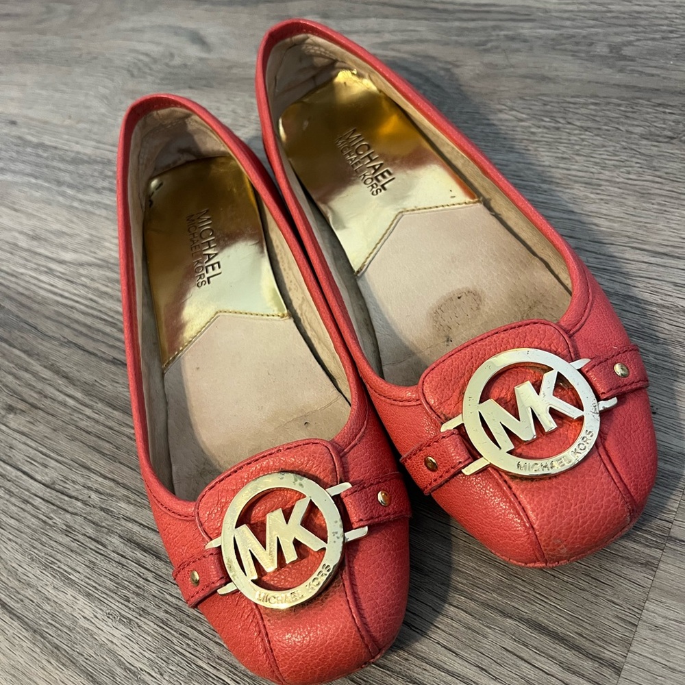 Michael Kors Coral Leather Logo Ballet Flats with Gold MK Emblem